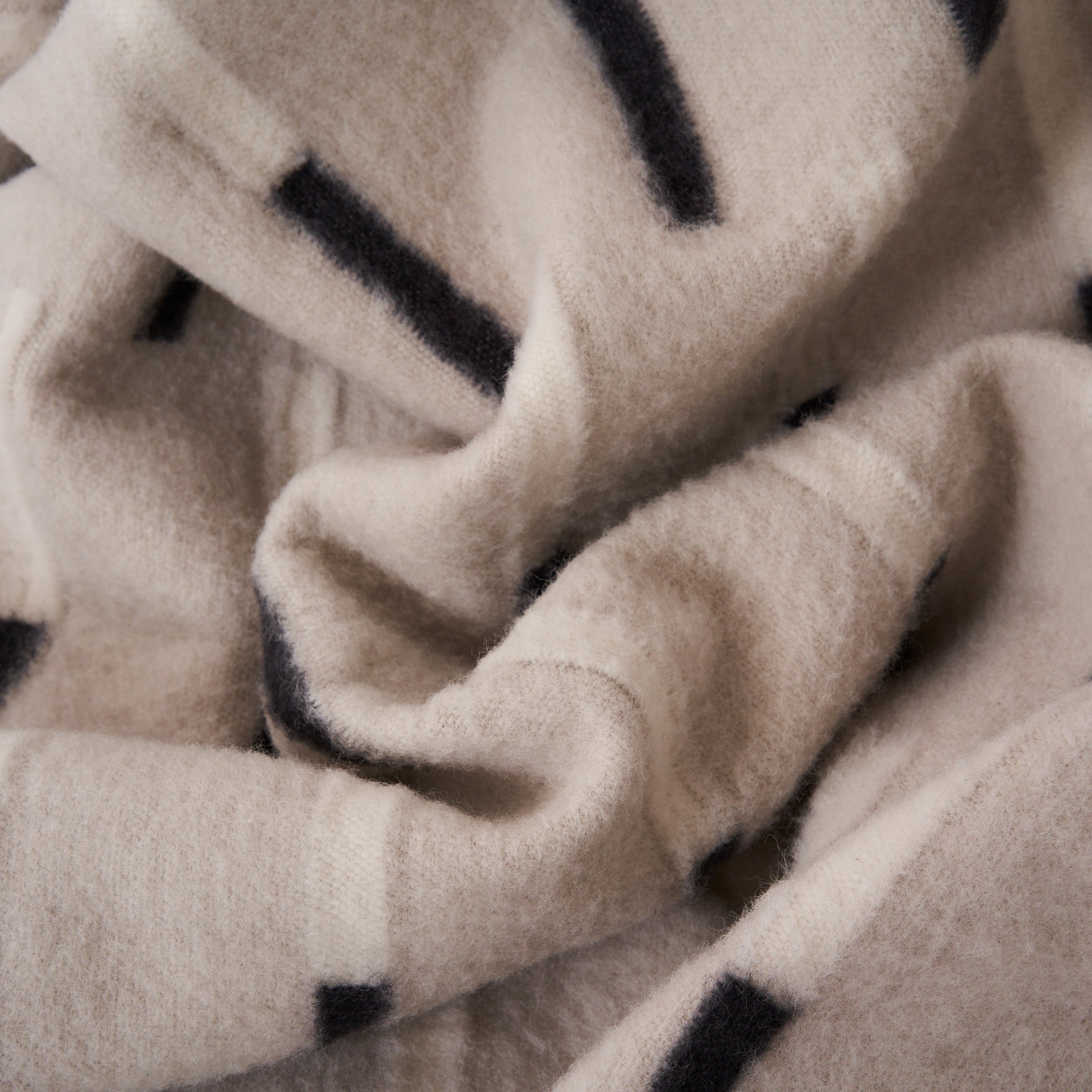 Penguin Throw - Grey